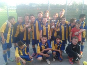 Campioni di Bressana, Ferri e Stiven capocannonieri con 6 gol e Davi si aggiudica il premio per il miglior difensore del torneo, anche se è centrocampista, ma va bene così!!!!