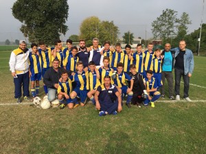 2/10/2016 Foto di squadra prima della vittoria per 4-0 a Pinarolo Po